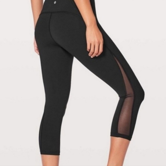 lululemon Capri Leggings Mesh Detail in Black Size 4 - Picture 4 of 7